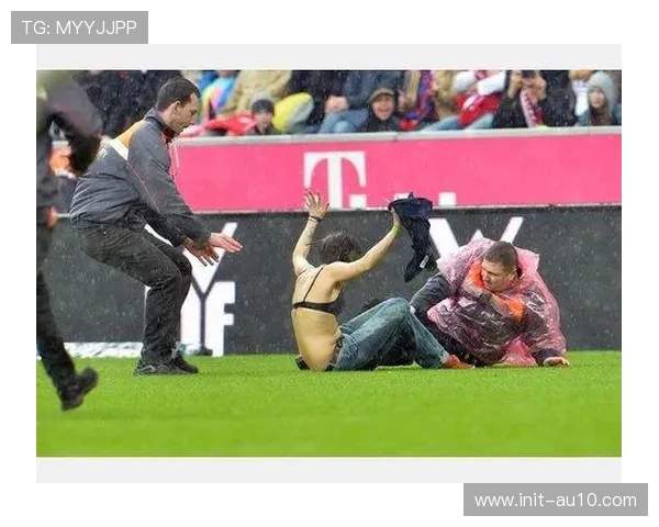 德甲俱乐部举办女子足球节，鼓励女性参与运动