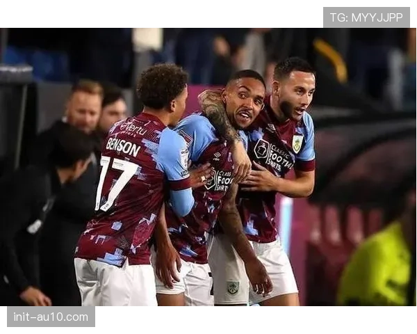 事件脉络：从降级区到成功保级，升班马卢顿的奇迹四月