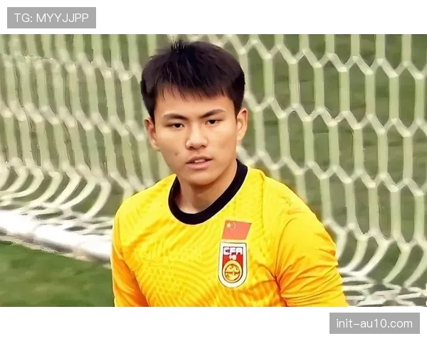 巴萨青训锁定14岁中国球员李昊炎